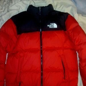 The North Face Nuptse 700 Red
